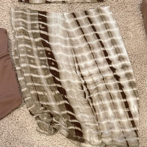 Assorted Women's Tops bundle - Picture 11 of 13